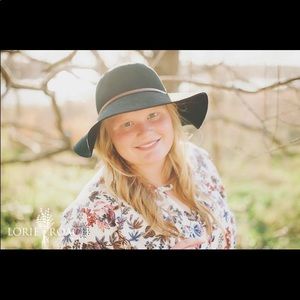 Meet your Posher, Brooke